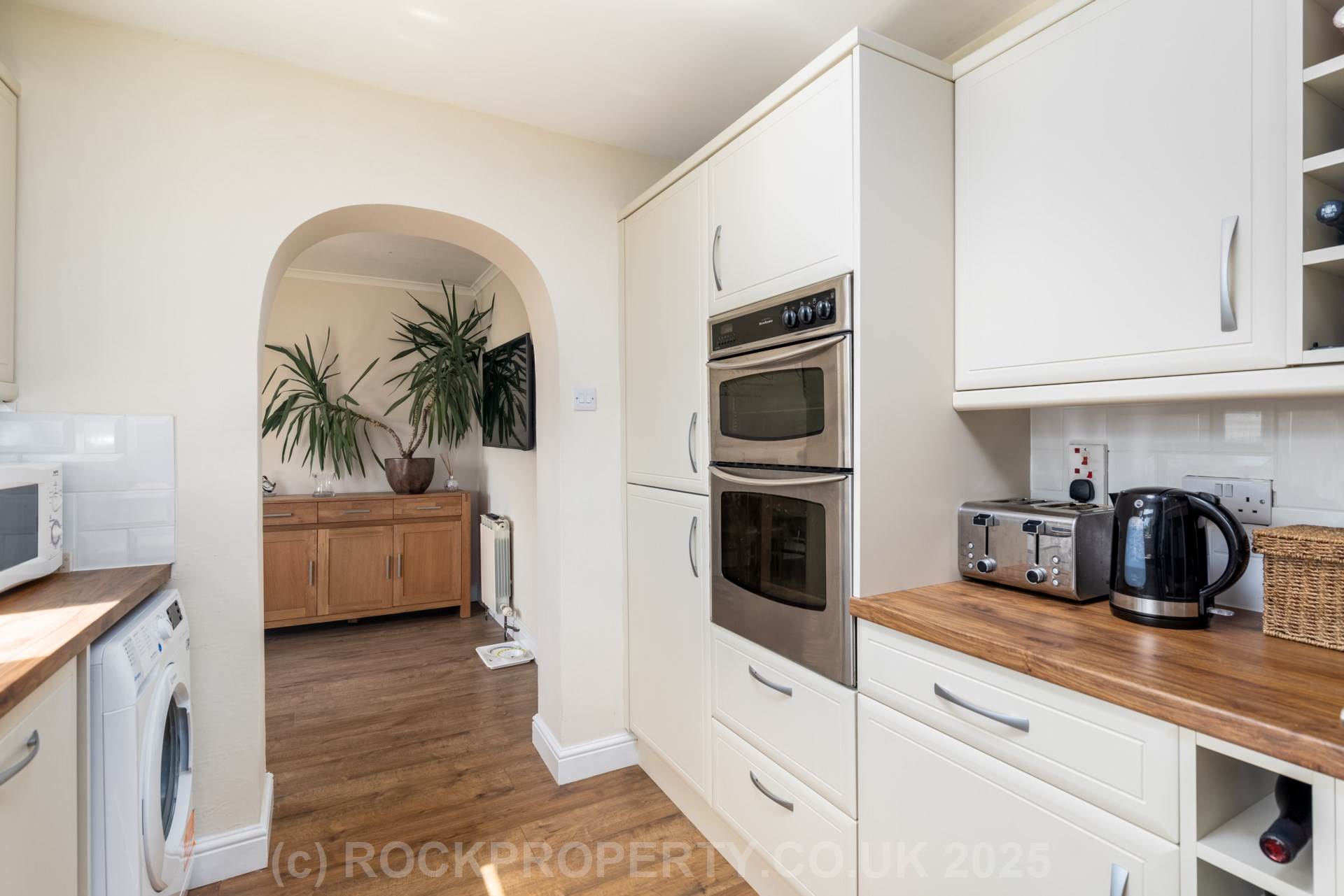 OFFERS INVITED - LARGE 3 BED HOME, La Grande Piece, St Peter, Image 9
