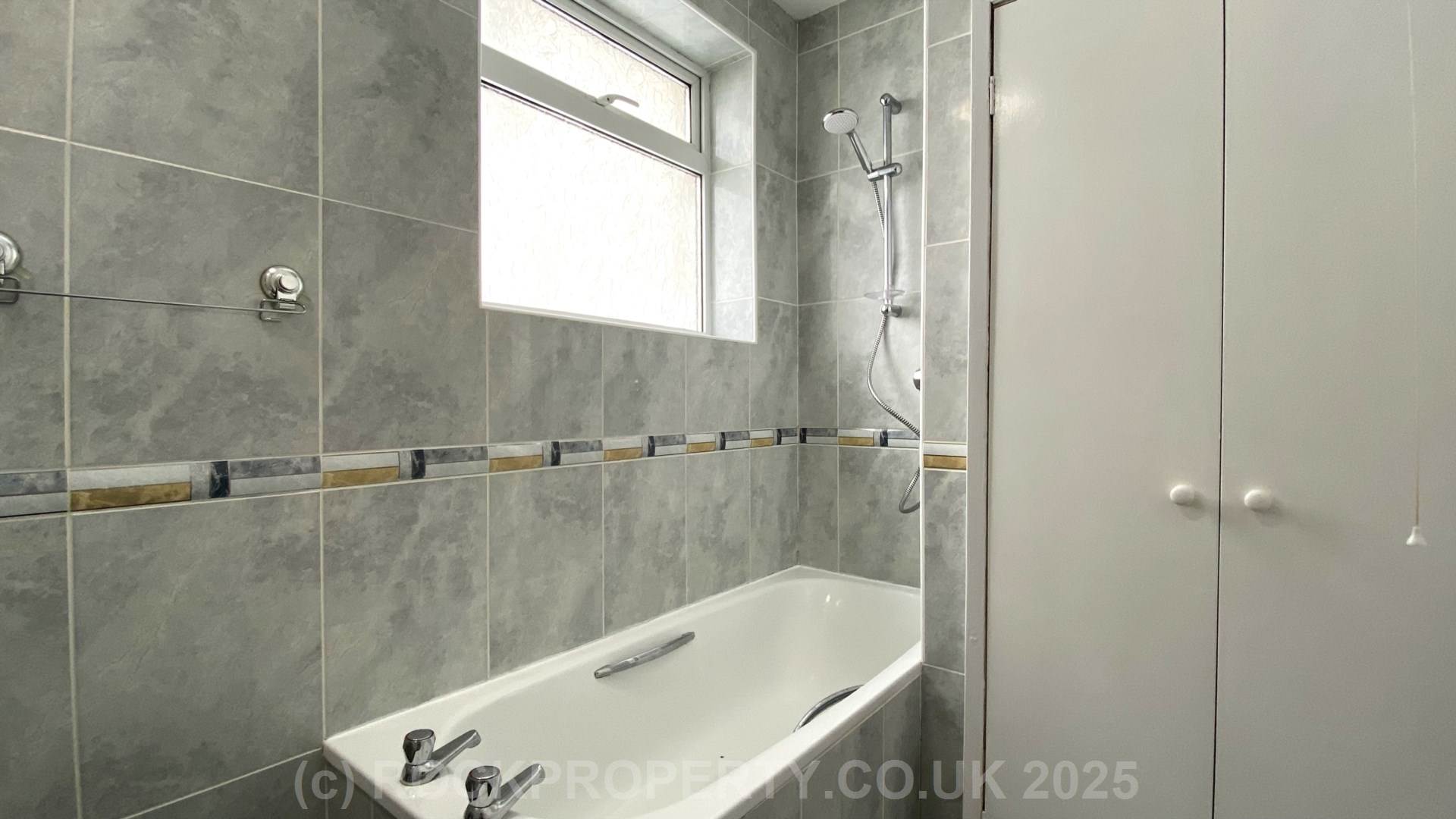 SPACIOUS 1 BED WITH BALCONY, Regent Road, St Helier, Image 11