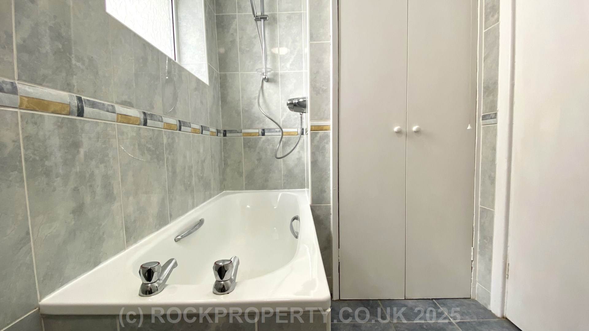 SPACIOUS 1 BED WITH BALCONY, Regent Road, St Helier, Image 12