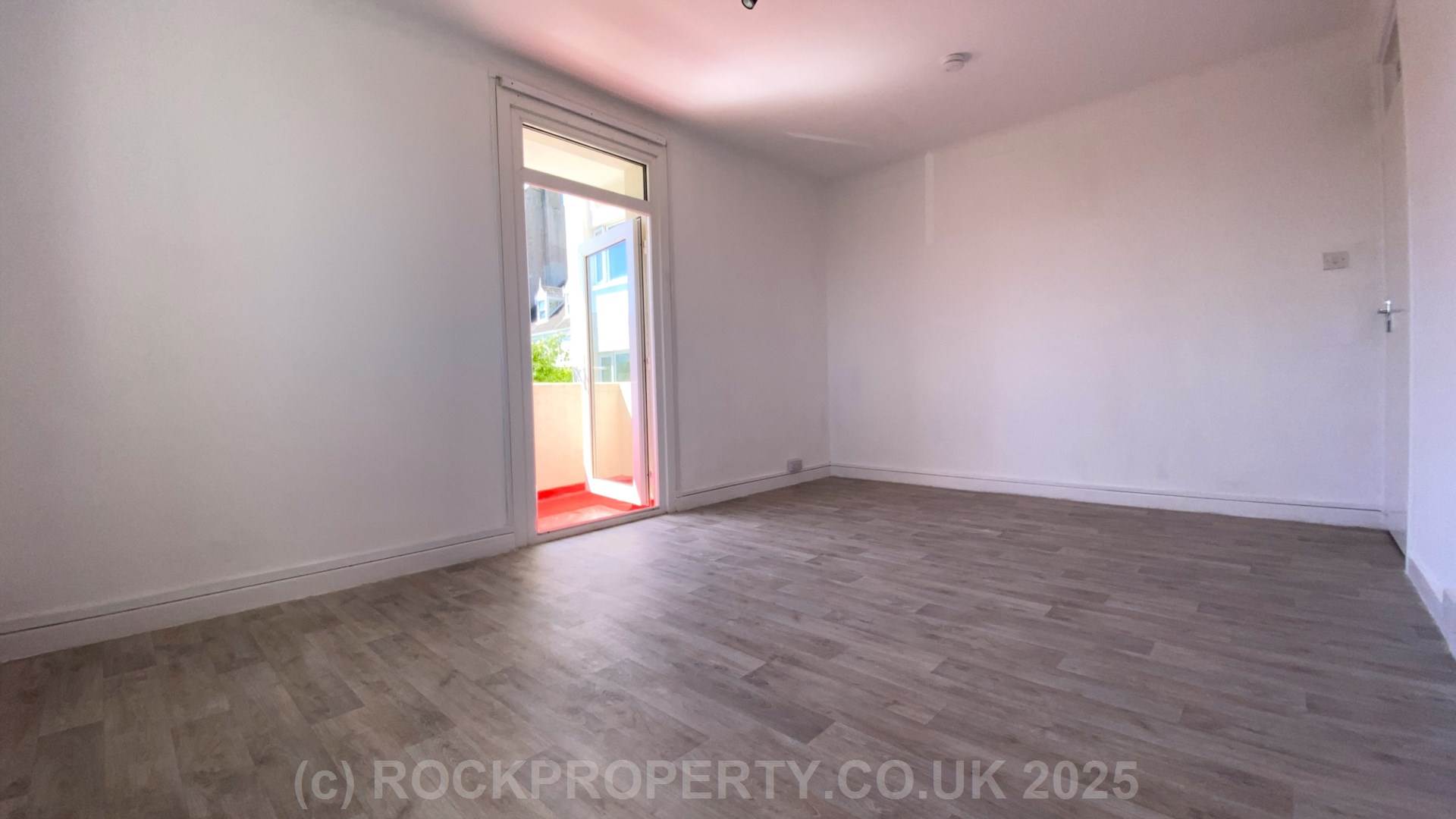SPACIOUS 1 BED WITH BALCONY, Regent Road, St Helier, Image 3