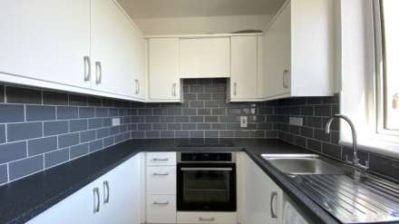 SPACIOUS 1 BED WITH BALCONY, Regent Road, St Helier, Image 7
