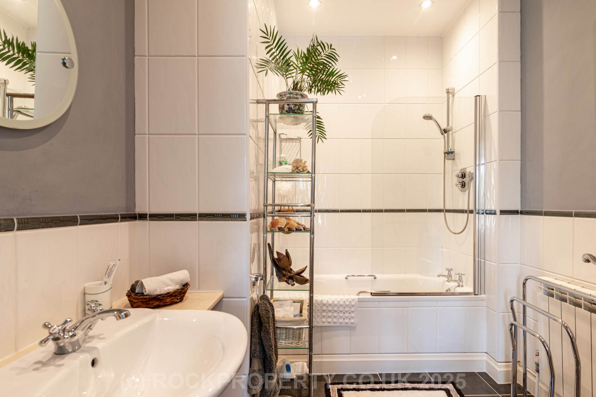 LUXURY 2 BED 2 BATH GARDEN APARTMENT, La Route Des Cotes Du Nord, Nr Rozel, Image 17