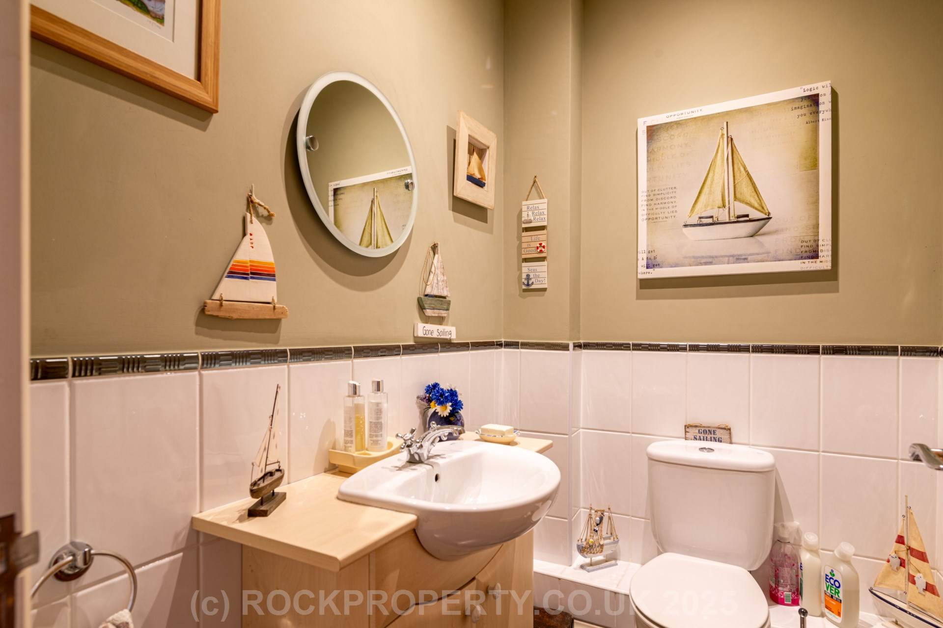 LUXURY 2 BED 2 BATH GARDEN APARTMENT, La Route Des Cotes Du Nord, Nr Rozel, Image 18