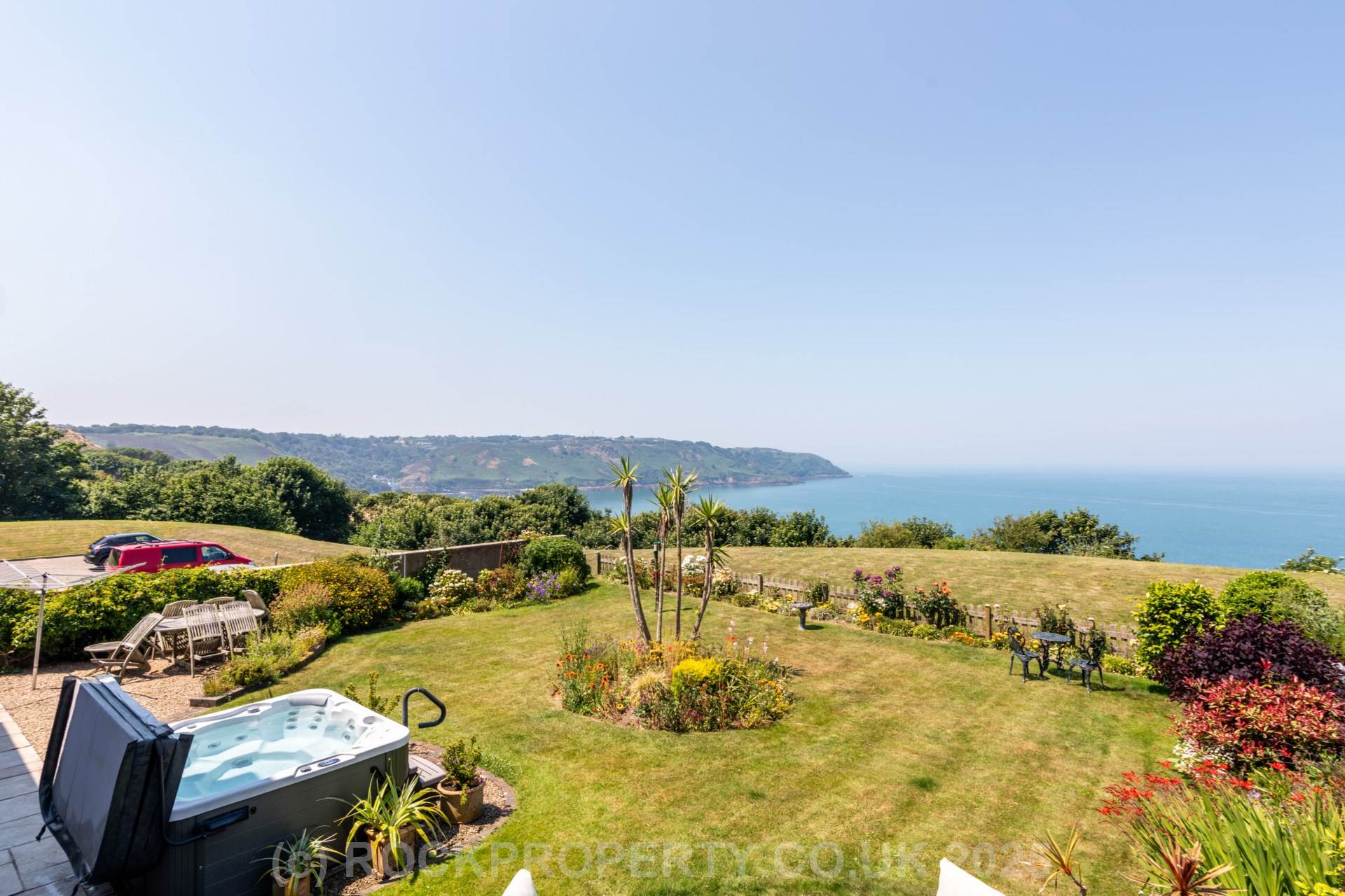LUXURY 2 BED 2 BATH GARDEN APARTMENT, La Route Des Cotes Du Nord, Nr Rozel, Image 2