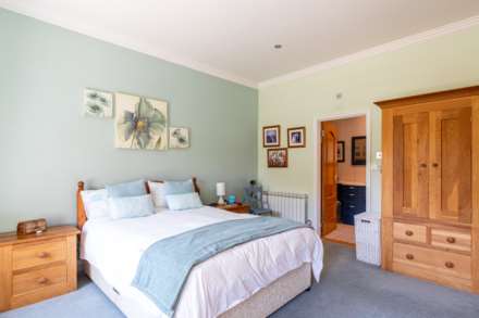 LUXURY 2 BED 2 BATH GARDEN APARTMENT, La Route Des Cotes Du Nord, Nr Rozel, Image 12