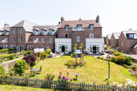 LUXURY 2 BED 2 BATH GARDEN APARTMENT, La Route Des Cotes Du Nord, Nr Rozel, Image 3
