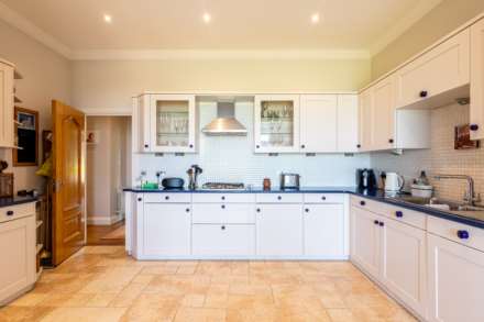 LUXURY 2 BED 2 BATH GARDEN APARTMENT, La Route Des Cotes Du Nord, Nr Rozel, Image 9