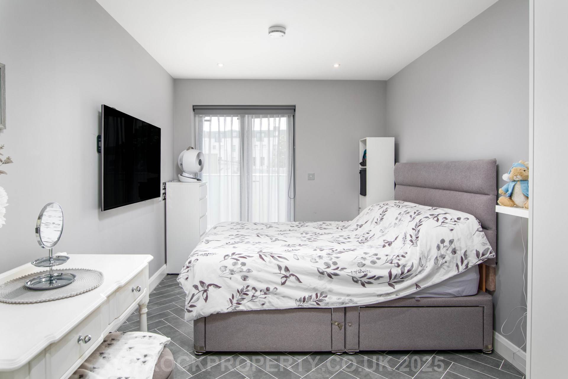 IMMACULATE 1 BED WITH PRIVATE BALCONY, The Cube, Roussel Street, Image 14