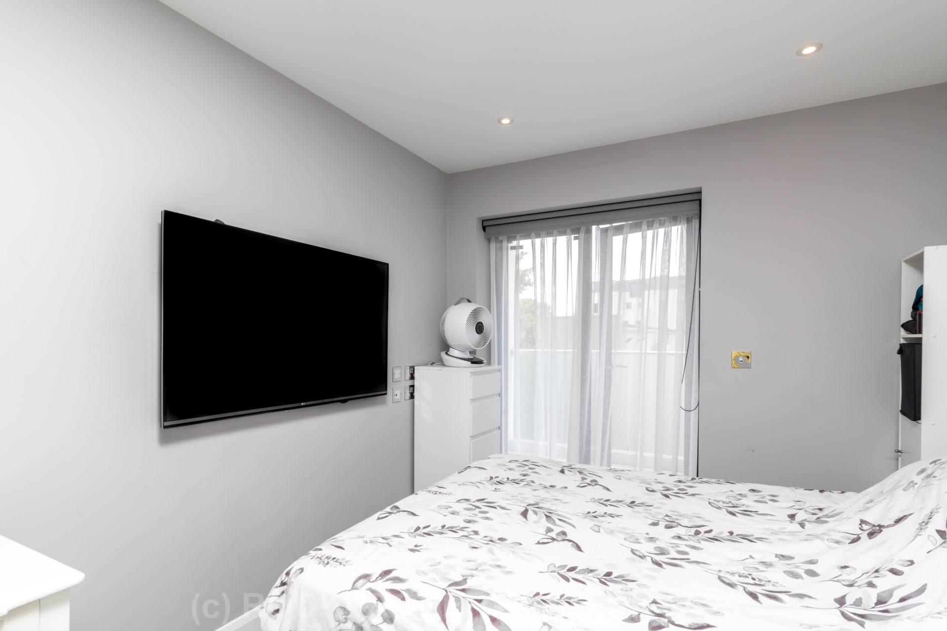 IMMACULATE 1 BED WITH PRIVATE BALCONY, The Cube, Roussel Street, Image 15