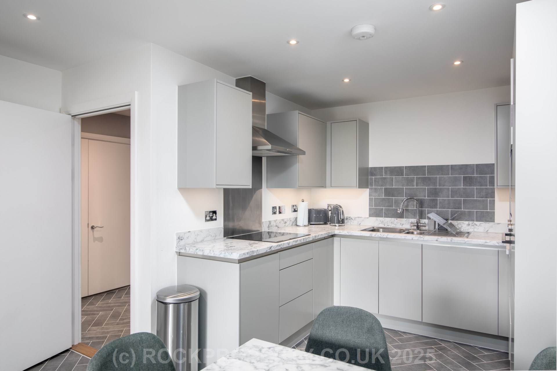 IMMACULATE 1 BED WITH PRIVATE BALCONY, The Cube, Roussel Street, Image 5