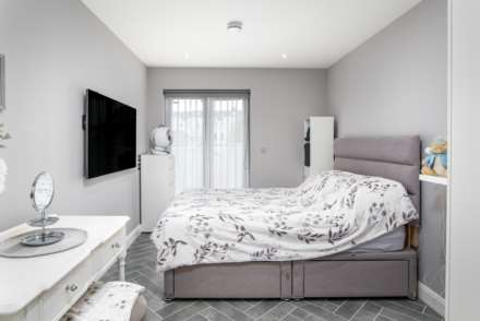 IMMACULATE 1 BED WITH PRIVATE BALCONY, The Cube, Roussel Street, Image 14