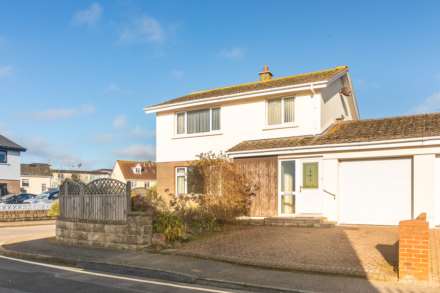 3 Bedroom House, LARGE 3 BED FAMILY HOME, Clos Paumelle, St Saviour