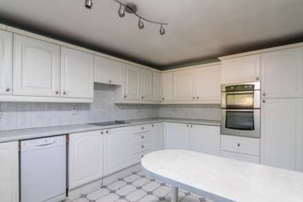 LARGE 3 BED FAMILY HOME, Clos Paumelle, St Saviour, Image 11