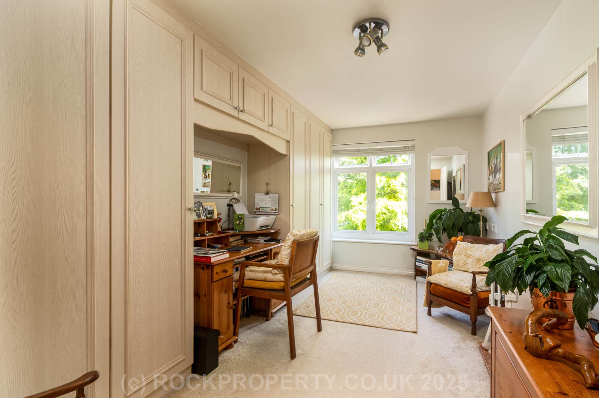 SPACIOUS 2 BED APARTMENT, Oaklands Manor, Rural St Saviour, Image 18