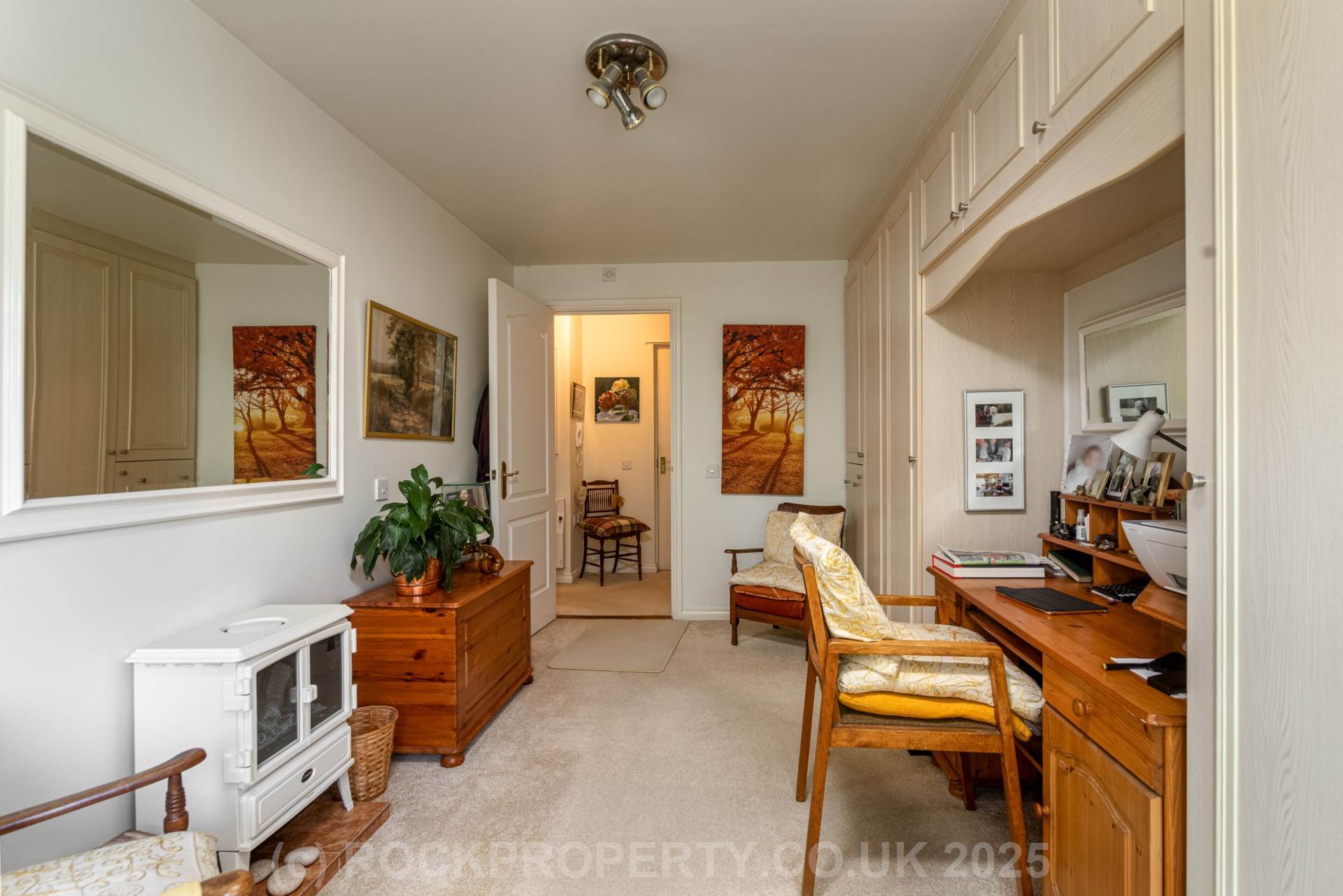 SPACIOUS 2 BED APARTMENT, Oaklands Manor, Rural St Saviour, Image 19