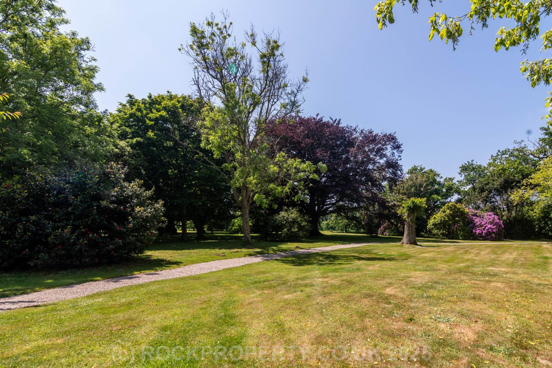 SPACIOUS 2 BED APARTMENT, Oaklands Manor, Rural St Saviour, Image 23