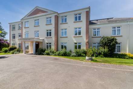 SPACIOUS 2 BED APARTMENT, Oaklands Manor, Rural St Saviour, Image 24