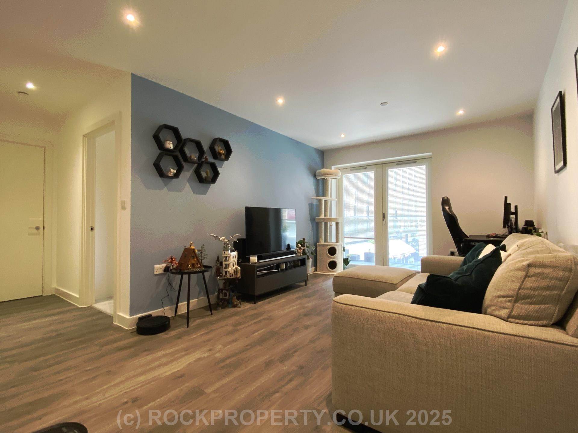 FABULOUS 1 BED WITH BALCONY, Hilary Street, St Helier, Image 5