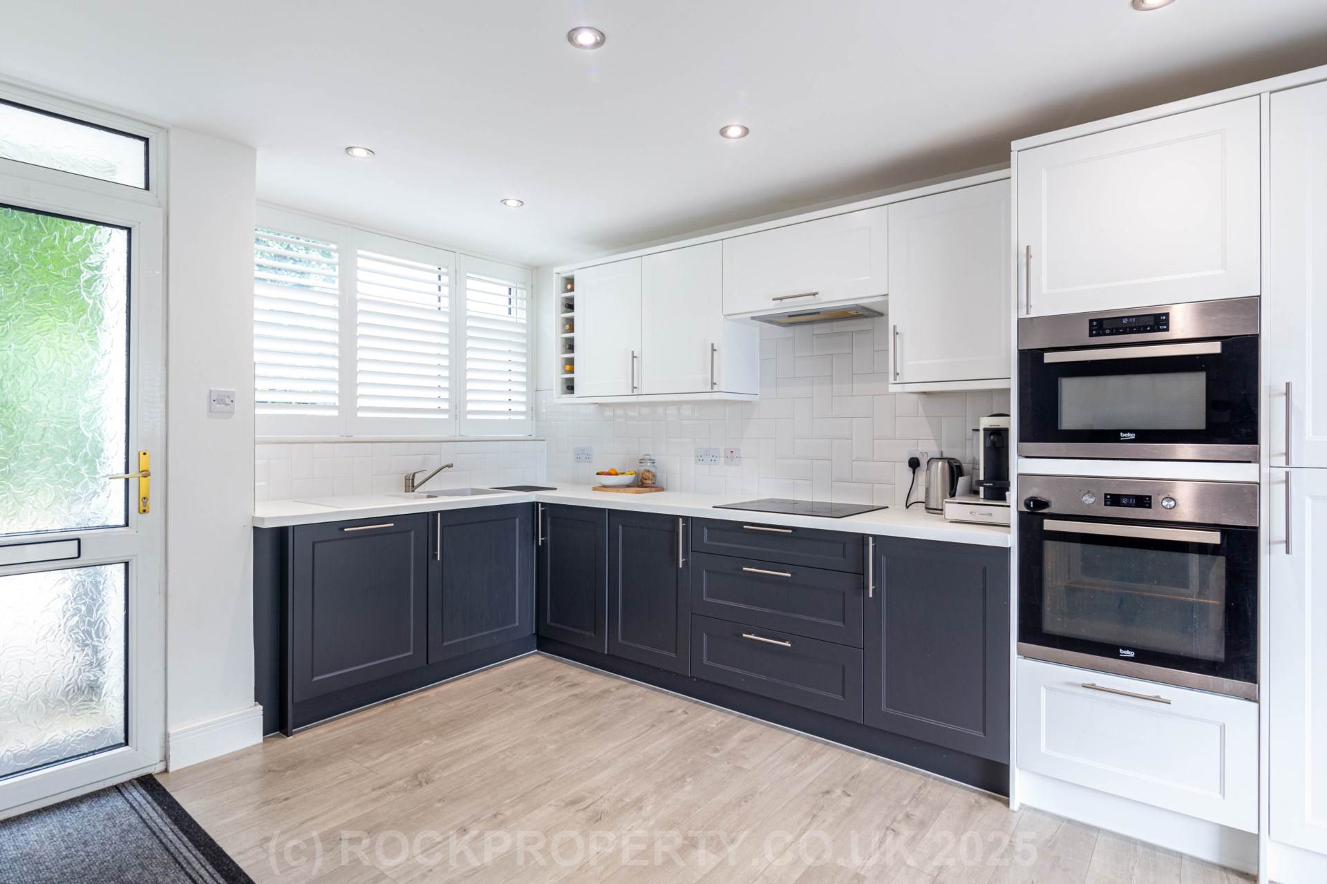 3 DOUBLE BEDS + SEA VIEWS, Palace Close, St Saviour, Image 10