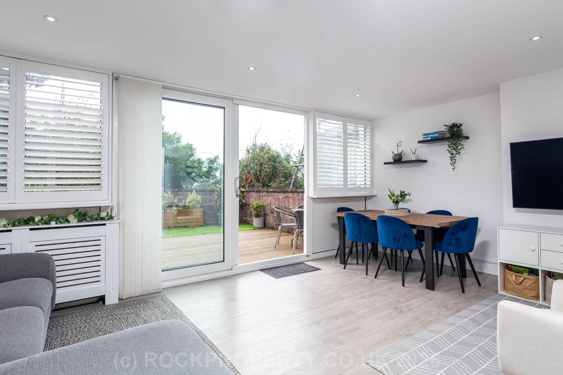 3 DOUBLE BEDS + SEA VIEWS, Palace Close, St Saviour, Image 5