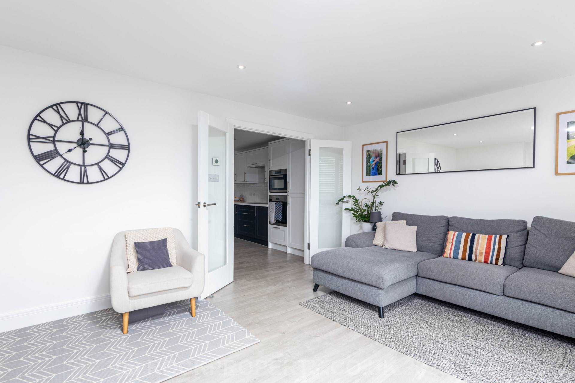 3 DOUBLE BEDS + SEA VIEWS, Palace Close, St Saviour, Image 7