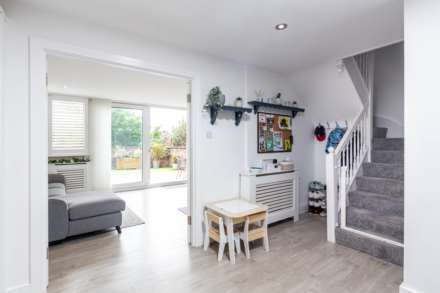 3 DOUBLE BEDS + SEA VIEWS, Palace Close, St Saviour, Image 12