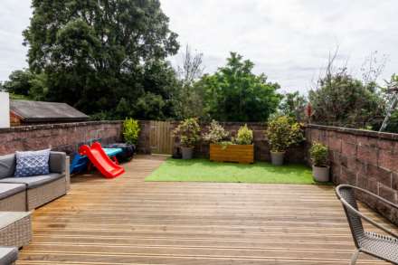3 DOUBLE BEDS + SEA VIEWS, Palace Close, St Saviour, Image 2