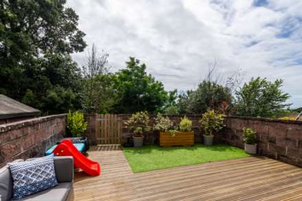 3 DOUBLE BEDS + SEA VIEWS, Palace Close, St Saviour, Image 3