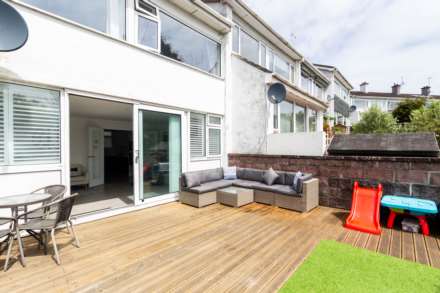 3 DOUBLE BEDS + SEA VIEWS, Palace Close, St Saviour, Image 4