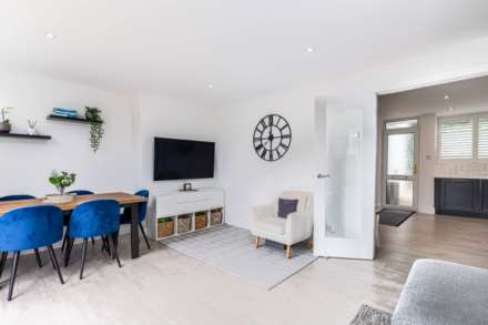 3 DOUBLE BEDS + SEA VIEWS, Palace Close, St Saviour, Image 6