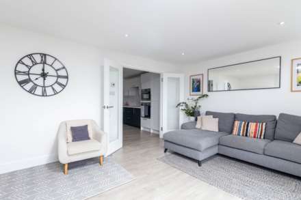 3 DOUBLE BEDS + SEA VIEWS, Palace Close, St Saviour, Image 7