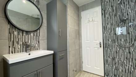 IMMACULATE 1 BED FLAT TO RENT, Havre Des Pas, St Helier, Image 13