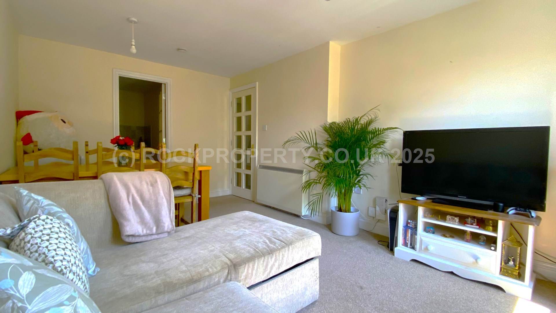 MODERN 1 BED APARTMENT, Town Outskirts, St Helier, Image 1