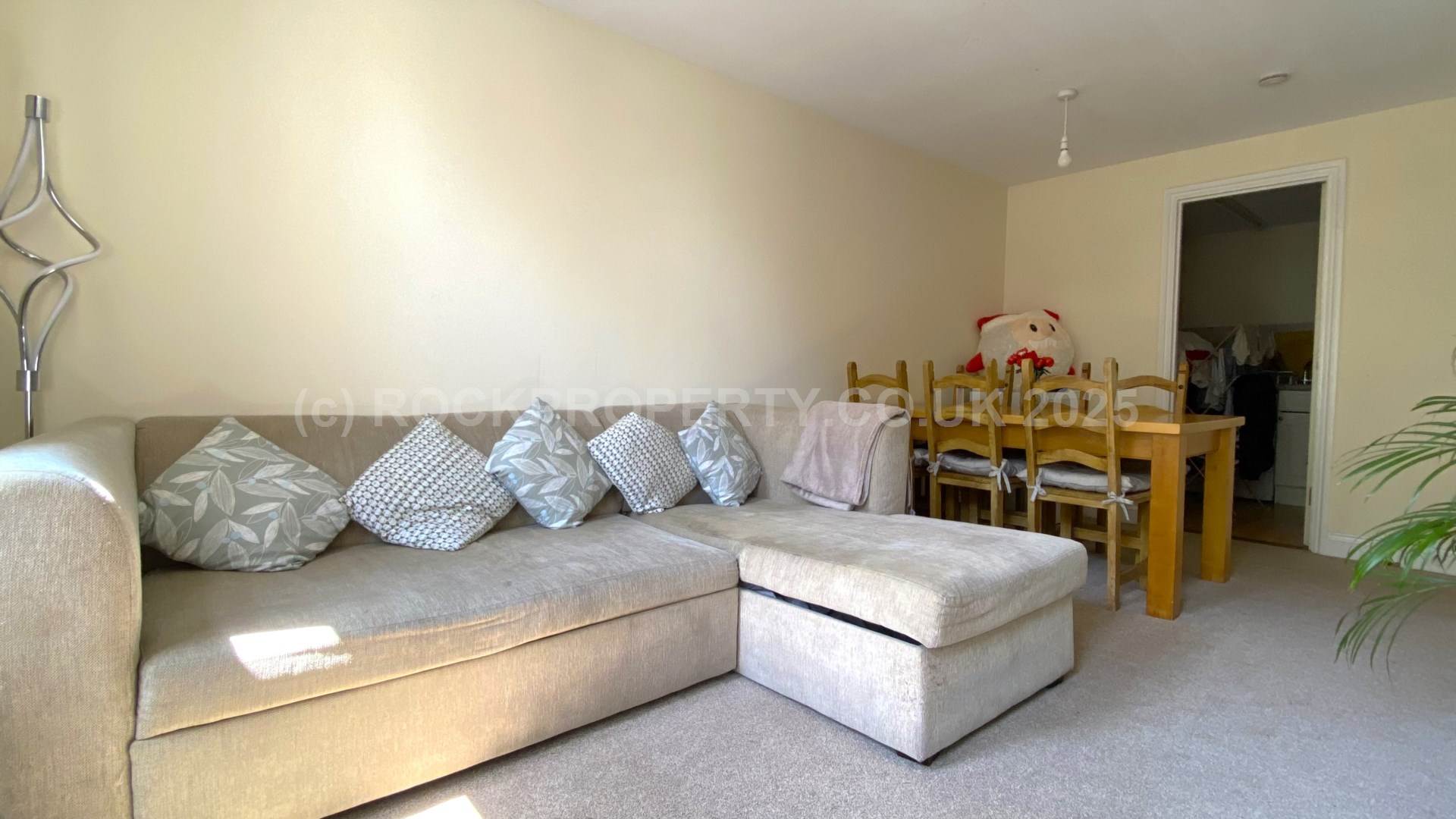 MODERN 1 BED APARTMENT, Town Outskirts, St Helier, Image 2