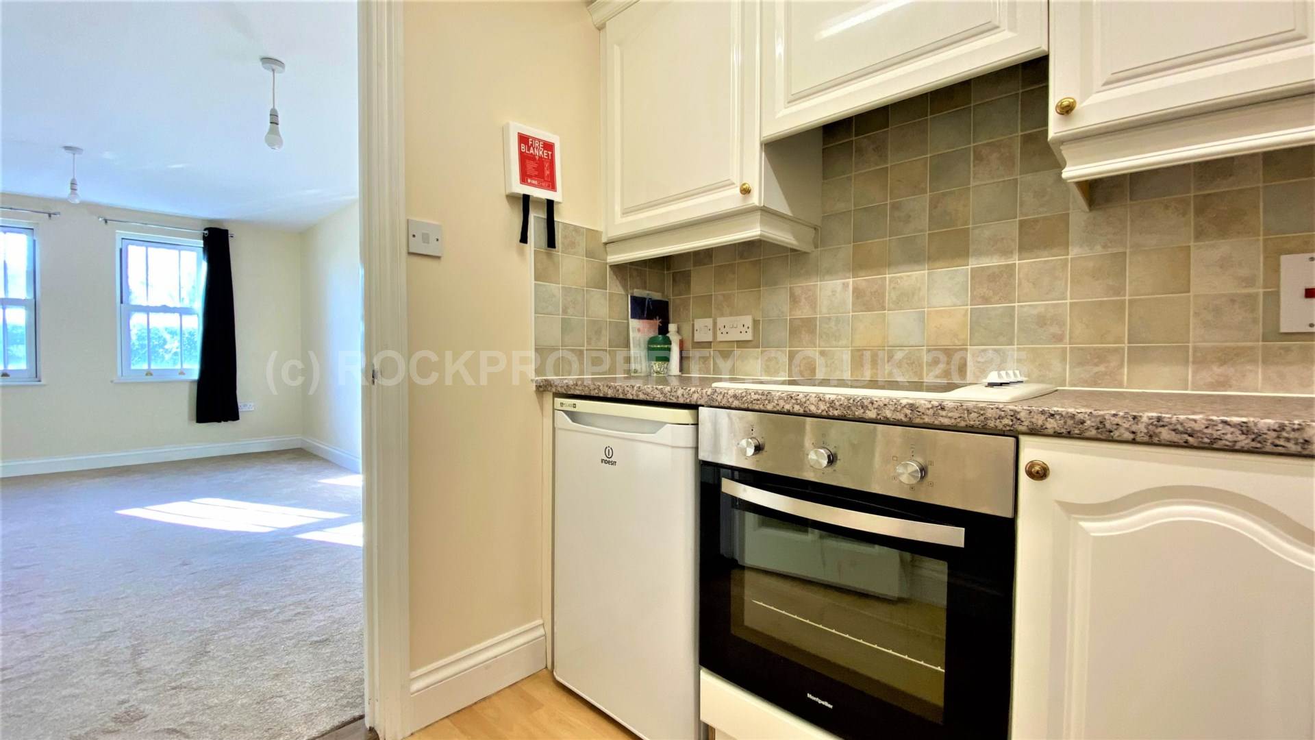 MODERN 1 BED APARTMENT, Town Outskirts, St Helier, Image 6