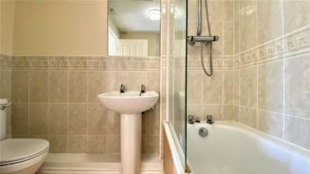 MODERN 1 BED APARTMENT, Town Outskirts, St Helier, Image 12