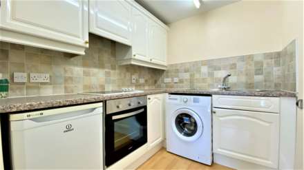 MODERN 1 BED APARTMENT, Town Outskirts, St Helier, Image 5
