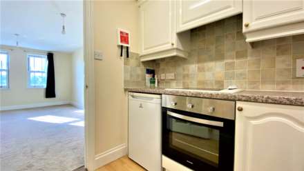 MODERN 1 BED APARTMENT, Town Outskirts, St Helier, Image 6