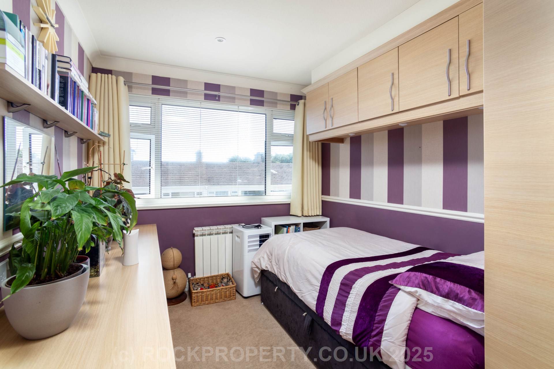 3 DOUBLE BEDS WITH SEA VIEWS, Palace Close, St Saviour, Image 17