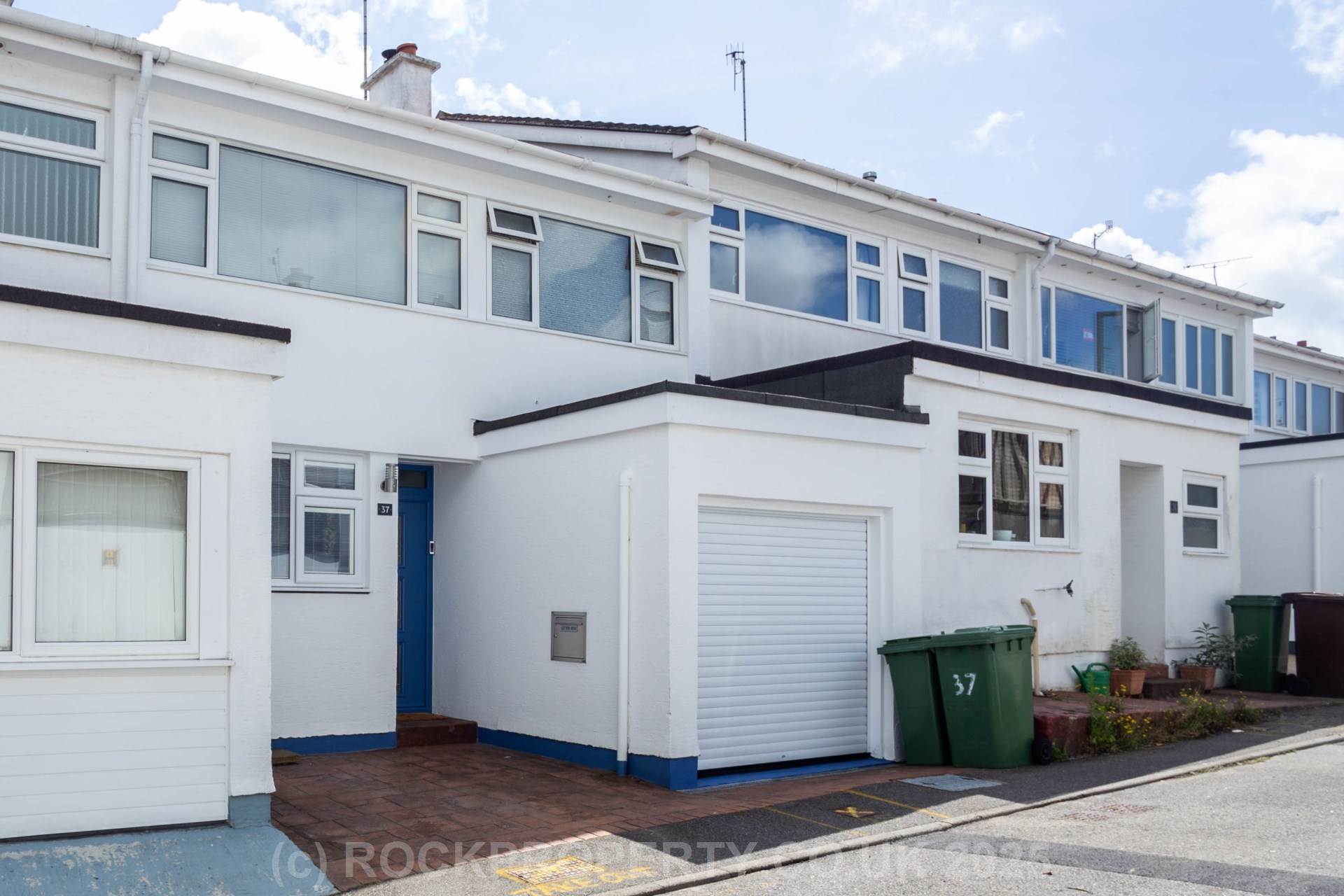 3 DOUBLE BEDS WITH SEA VIEWS, Palace Close, St Saviour, Image 19
