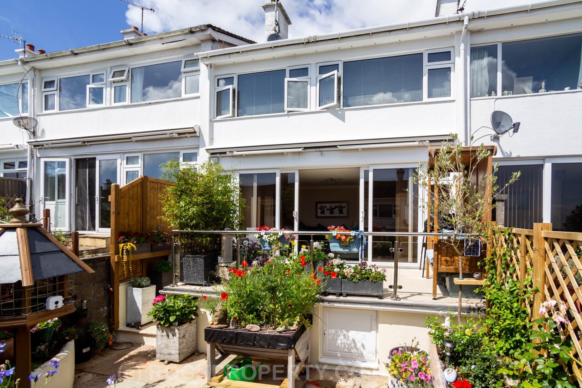 3 DOUBLE BEDS WITH SEA VIEWS, Palace Close, St Saviour, Image 6