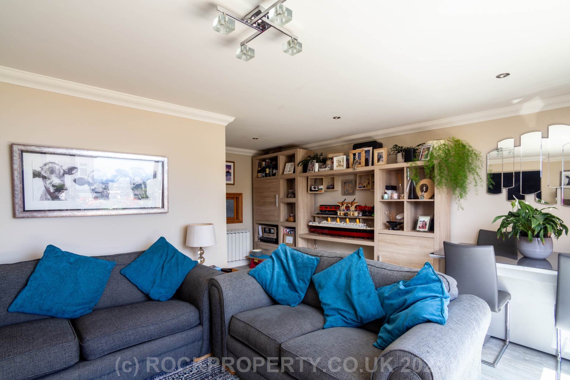 3 DOUBLE BEDS WITH SEA VIEWS, Palace Close, St Saviour, Image 8