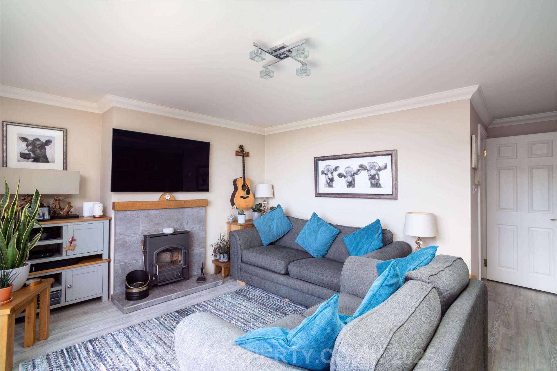 3 DOUBLE BEDS WITH SEA VIEWS, Palace Close, St Saviour, Image 9