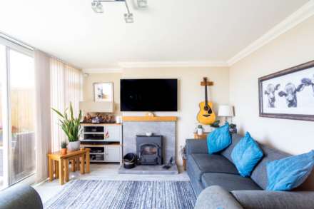 3 DOUBLE BEDS WITH SEA VIEWS, Palace Close, St Saviour, Image 10