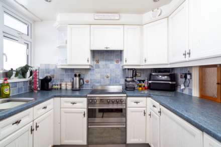 3 DOUBLE BEDS WITH SEA VIEWS, Palace Close, St Saviour, Image 11
