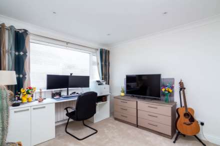 3 DOUBLE BEDS WITH SEA VIEWS, Palace Close, St Saviour, Image 15