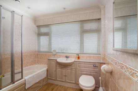 3 DOUBLE BEDS WITH SEA VIEWS, Palace Close, St Saviour, Image 18