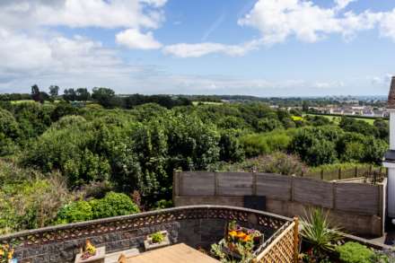 3 DOUBLE BEDS WITH SEA VIEWS, Palace Close, St Saviour, Image 2