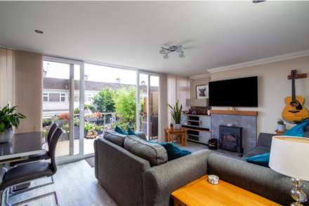3 DOUBLE BEDS WITH SEA VIEWS, Palace Close, St Saviour, Image 7