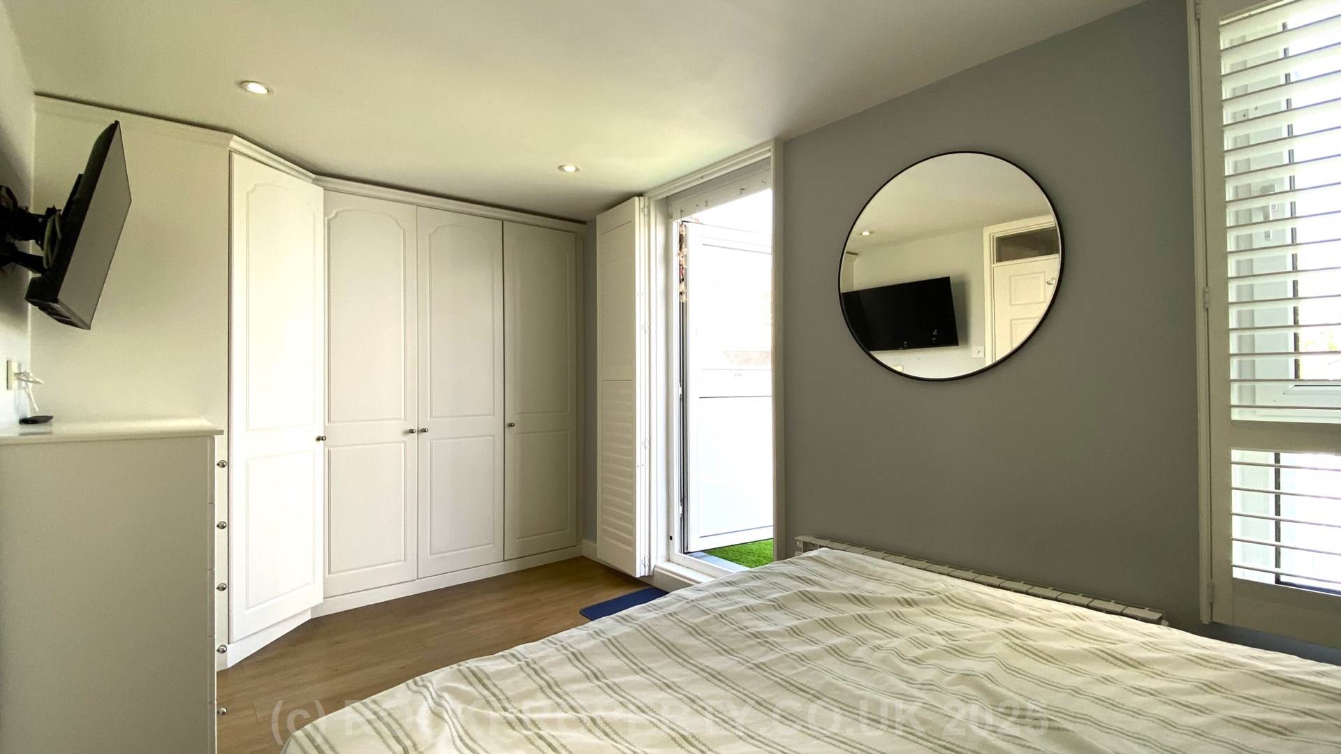 QUAINT 2 BED COTTAGE + GARDEN & TERRACE, Winchester Street, St Helier, Image 17
